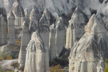 kærlighedens dal kappadokien, love valley cappadocia, kærlighedens dal vandretur, kappadokien naturoplevelser, kærlighedens dal klippeformationer, romantisk kappadokien, kappadokien sightseeing, kappadokien vandreture, kærlighedens dal solnedgang, cappadocia hiking trails, unikke klipper kappadokien, kærlighedens dal fotospot, kappadokien natur, hot air balloon love valley, kappadokien ferie, kærlighedens dal geologi, kærlighedens dal udsigtspunkt, kærlighedens dal historie, vandretur kærlighedens dal, kappadokien rejseguide, romantiske steder kappadokien, kappadokien naturvidundere, kærlighedens dal ture, kappadokien hot air balloon